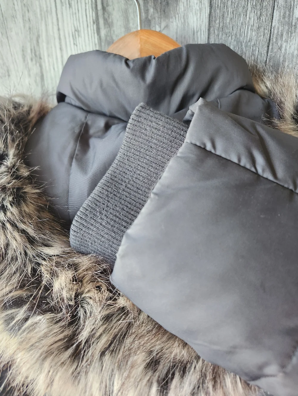 London Fog Chevron Goose Down Feather Puffer Wnter Coat Grey Faux Fur Small - Picture 8 of 10